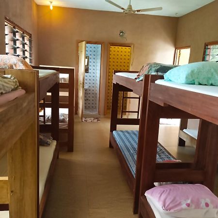 Scorpion Hill Lodge Busua Habitación foto